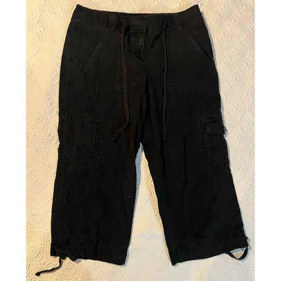 LOFT Pants - Loft Crop Pant
Size 6p
Black